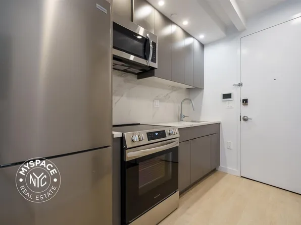 1499 Bedford Avenue image 4 of 46