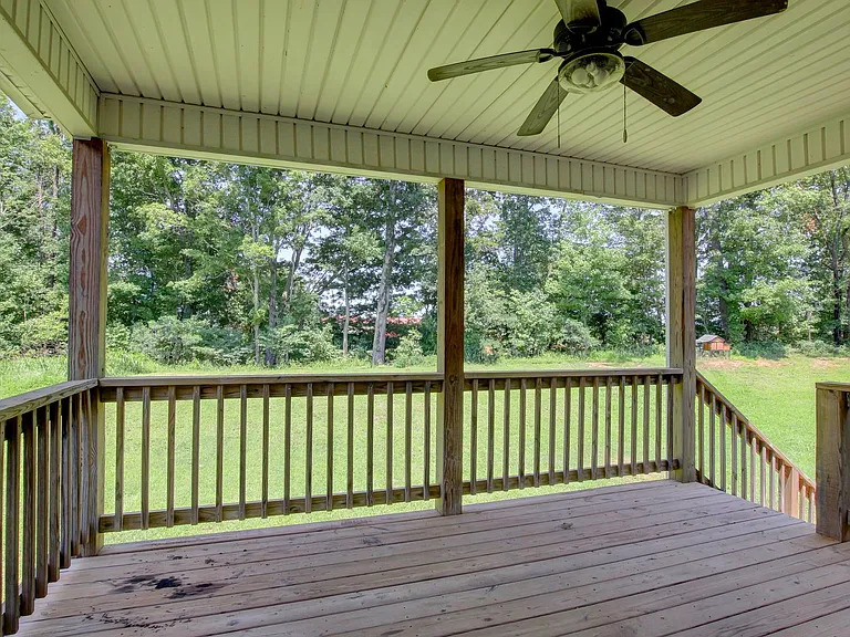1121 Cardinal Creek Dr — Photo 8