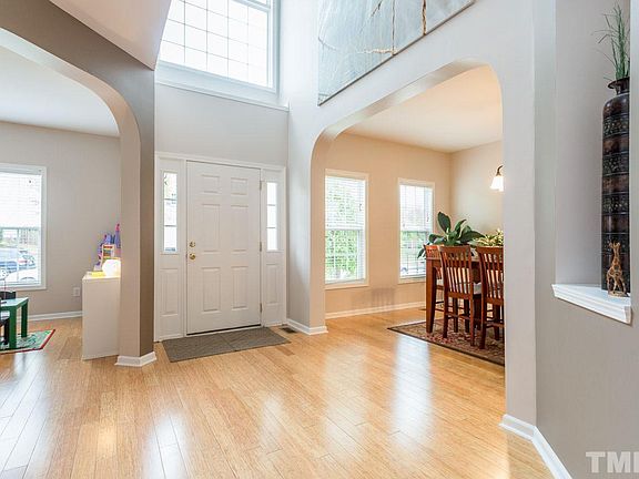 2nd image of 4720 Carmen Ln