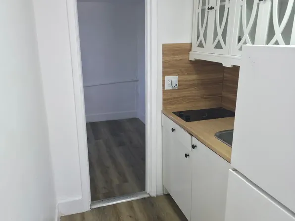 2135 NW 1st Ter #2135, Miami, FL 33125