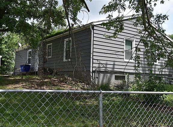 3rd image of 6300 E 152nd St