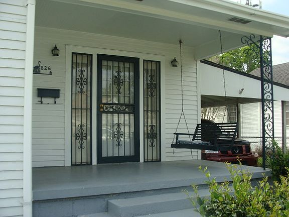 2nd image of 826 Avenue A