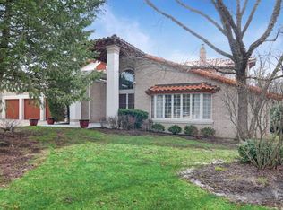 4 Bridle Ct, Burr Ridge, IL 60527