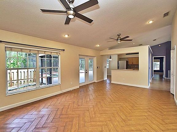 4th image of 10340 Northglen Dr