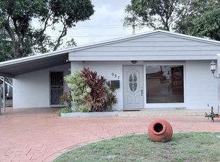 957 W 67th St, Hialeah, FL 33012