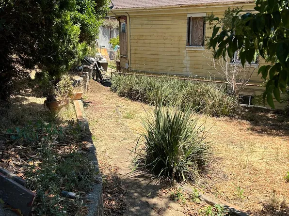 1105 Wanda St, Crockett, CA 94525