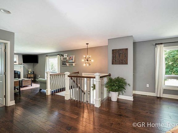 4th image of 1846 Hall St SE