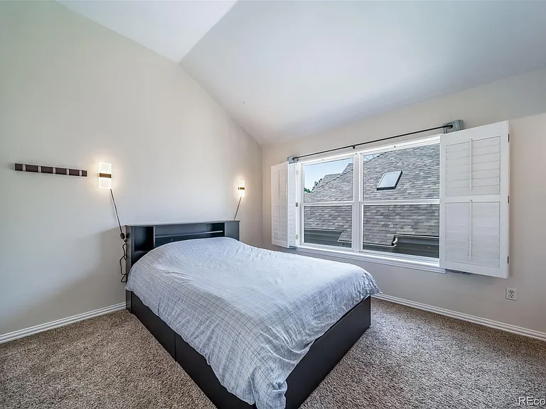 1011 S Valentia St #81 — Photo 29