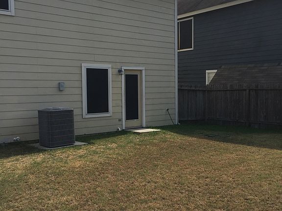 4th image of 8119 Villandry Ln