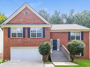 700 Castlebrooke Dr, Lawrenceville, GA 30045