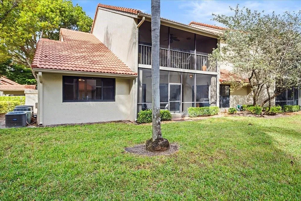 2 bed, 2.0 bath, 1242 sqft, $3,500 — Photo 3