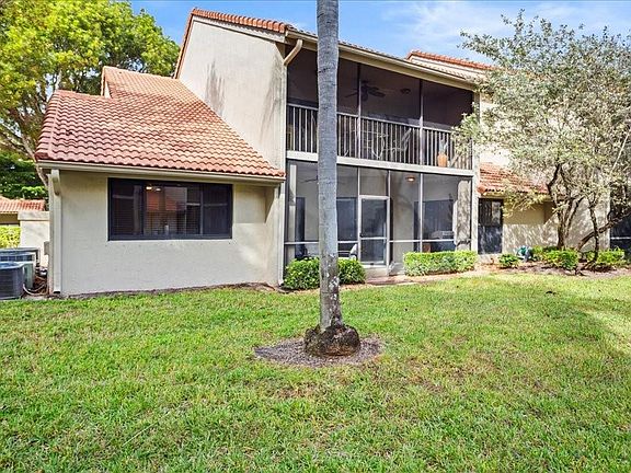 3rd image of 5670 Coach House Cir APT B