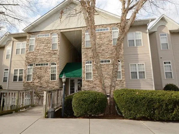 3002 Greystone Point #K, Greensboro, NC 27410