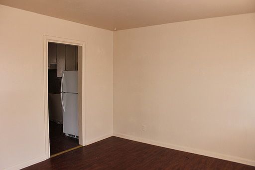 3rd image of 615 Lenora And 617 St