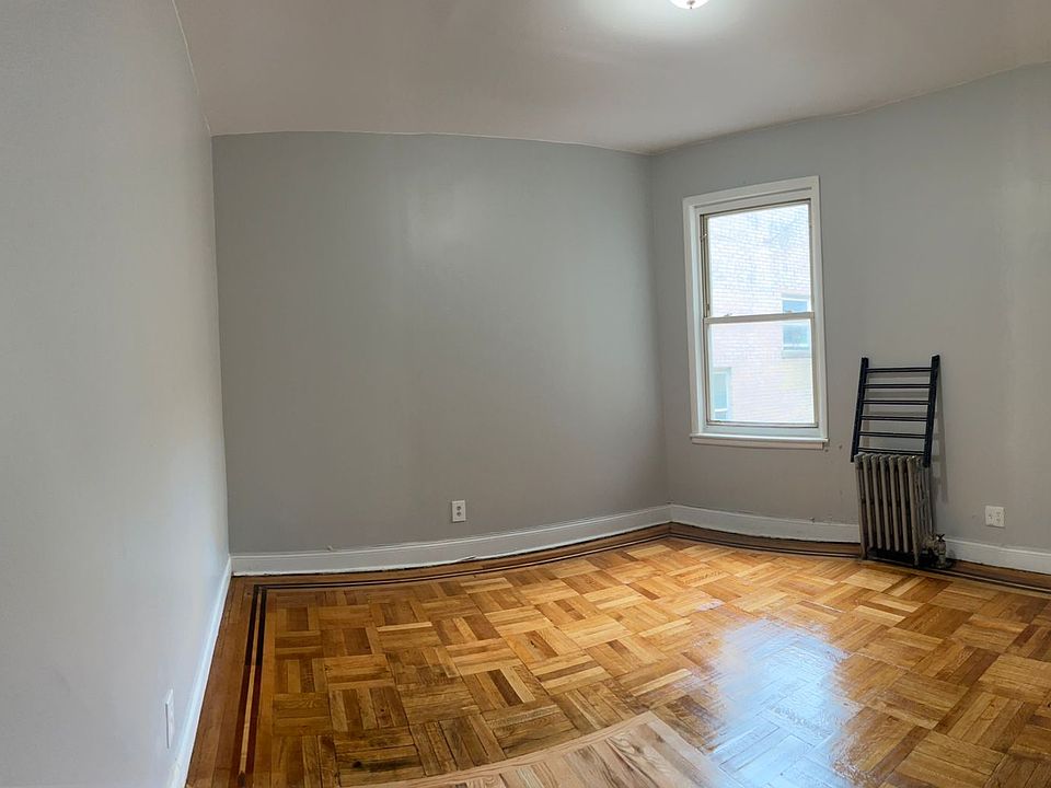 2nd image of 1331 Stratford Ave #2A