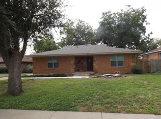 1914 Robin Rd, Irving, TX 75061