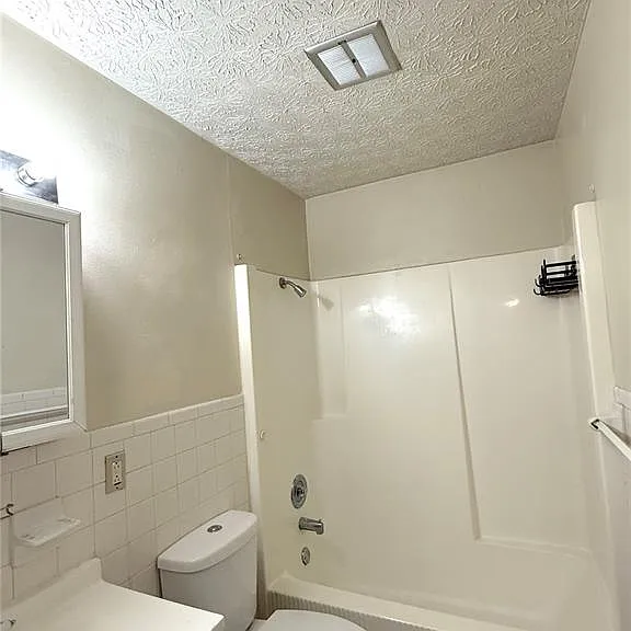 304 Estate Dr #C — Photo 7