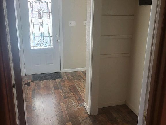 2nd image of 1601 W Avenue B