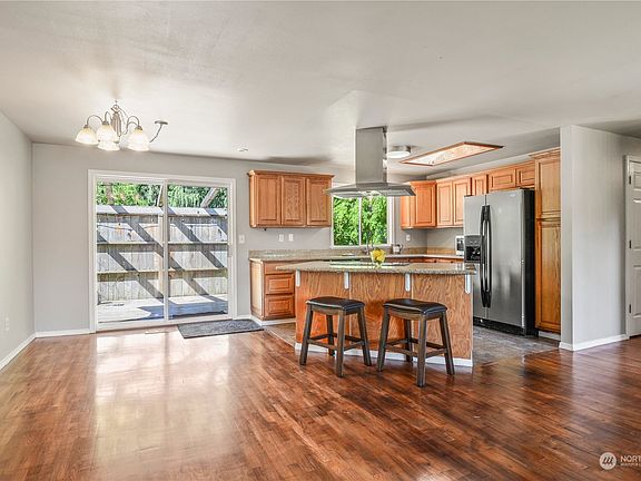 2nd image of 5402 24th Avenue NW