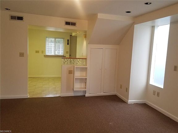 5th image of 1008 Campus Dr