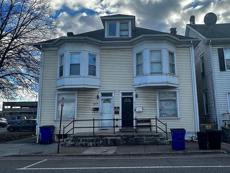 2nd image of 211-213 E Washington St