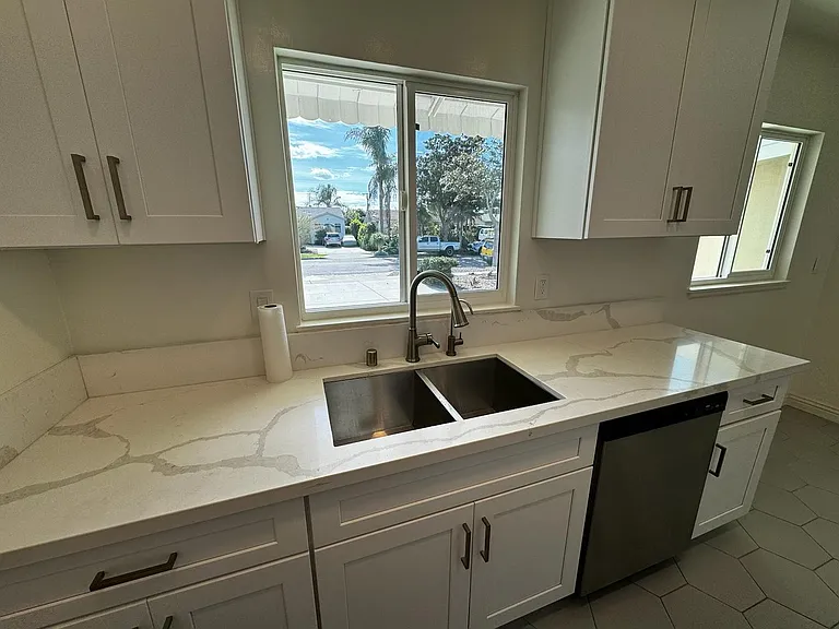 1611 W Hill Ave — Photo 4