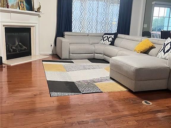 2nd image of 160 Finchley Dr