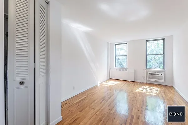 Rented by Bond New York | media 8