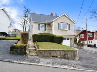 103 Curtis Ln, Yonkers, NY 10710