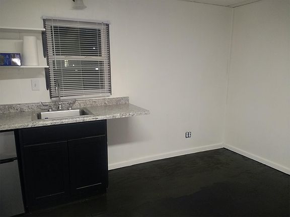 4th image of 11675 Northland Dr NE #5