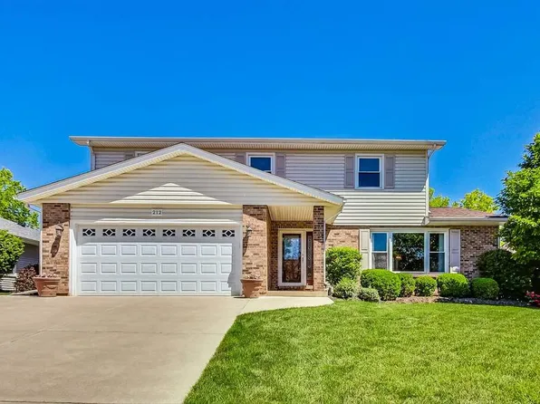 212 Schreiber Ave, Roselle, IL 60172