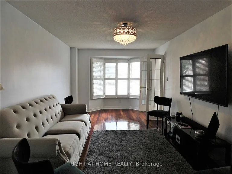 128 William Stephenson Dr — Photo 6