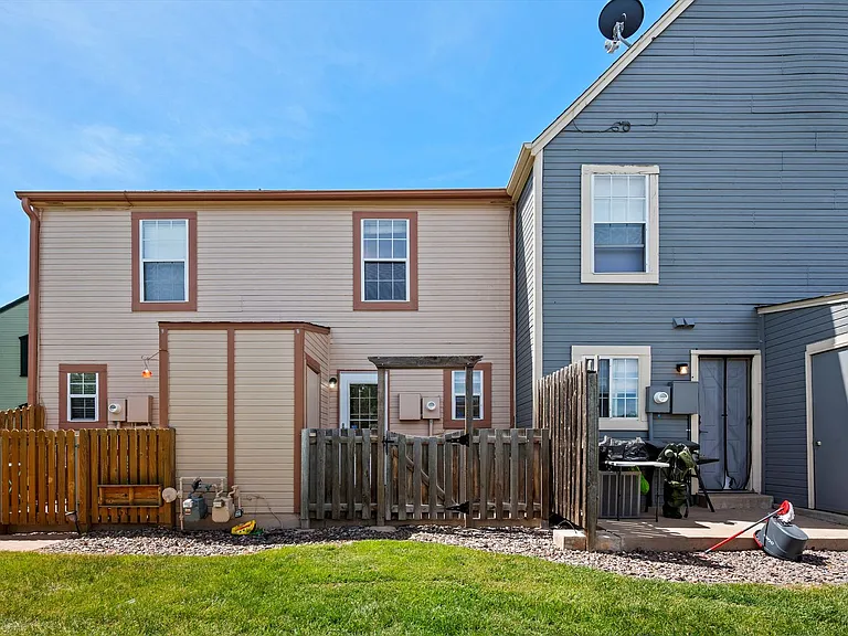 1683 S Blackhawk Way #B — Photo 17