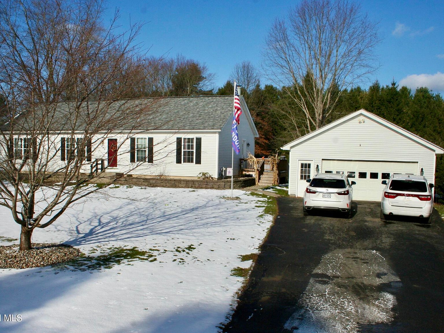 2069 County Highway 107, Amsterdam, NY 12010 Zillow