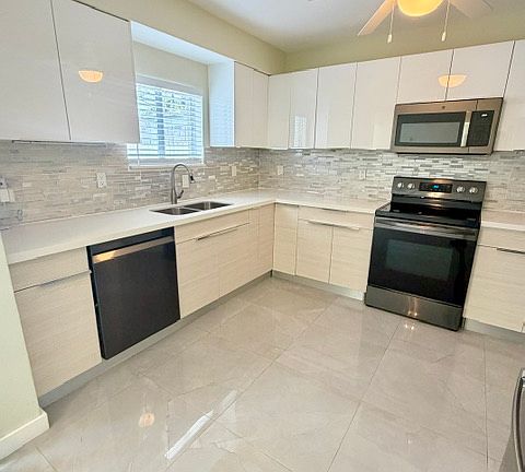 5th image of 1330 Marseille Dr