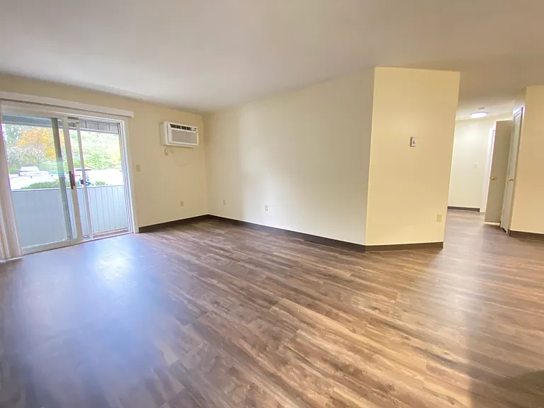 Sunset Ridge Apartments — Photo 43