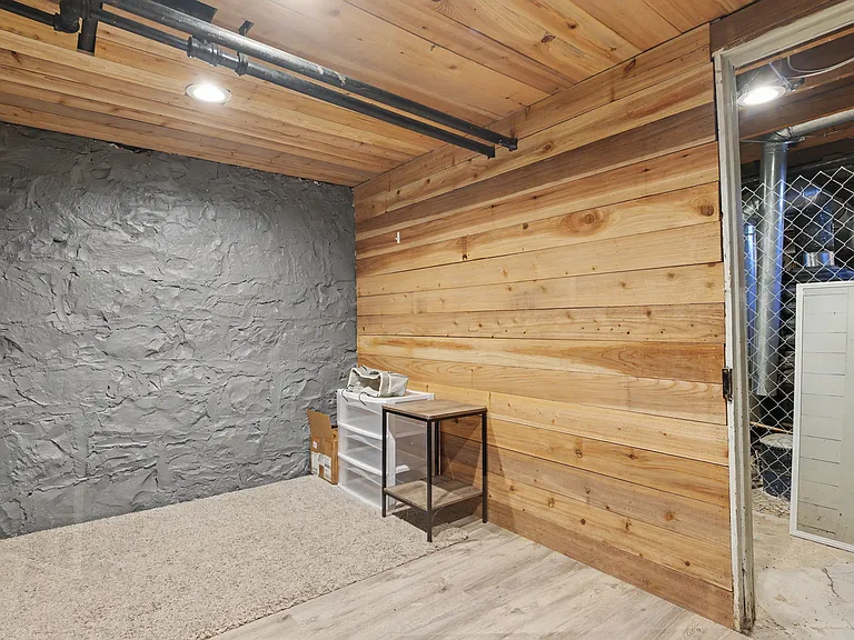 416 E Uintah St — Photo 21