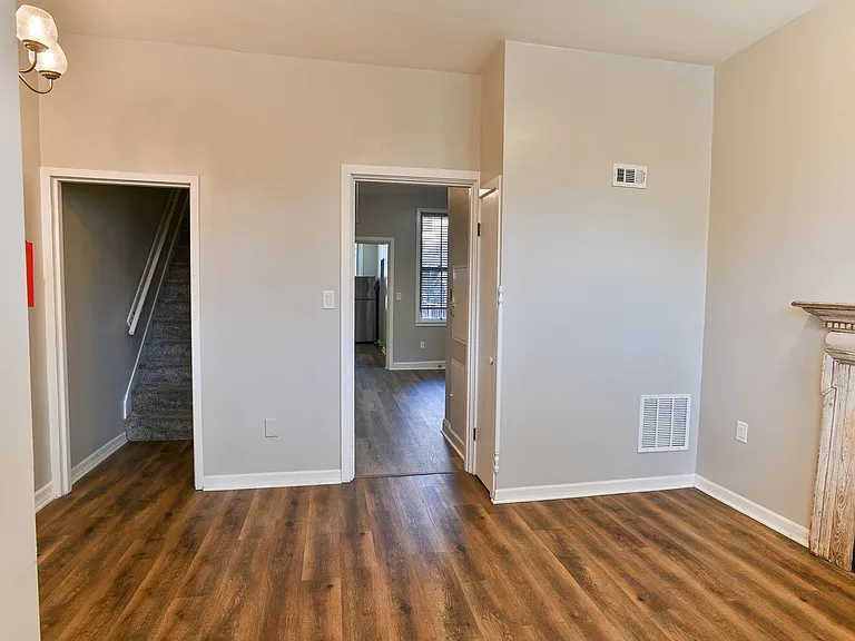 226 Forster St — Photo 6