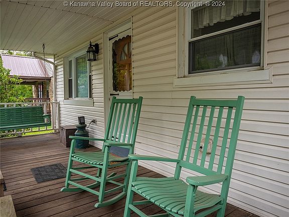4th image of 941 Woodward Dr