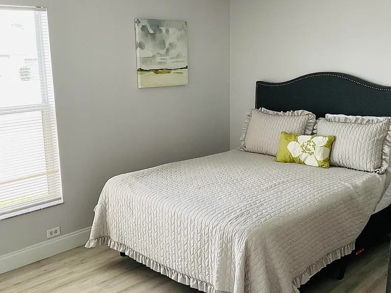 854 SW Paar Dr — Photo 18
