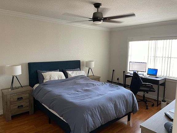 4th image of 151 NE 16th Ave APT 376