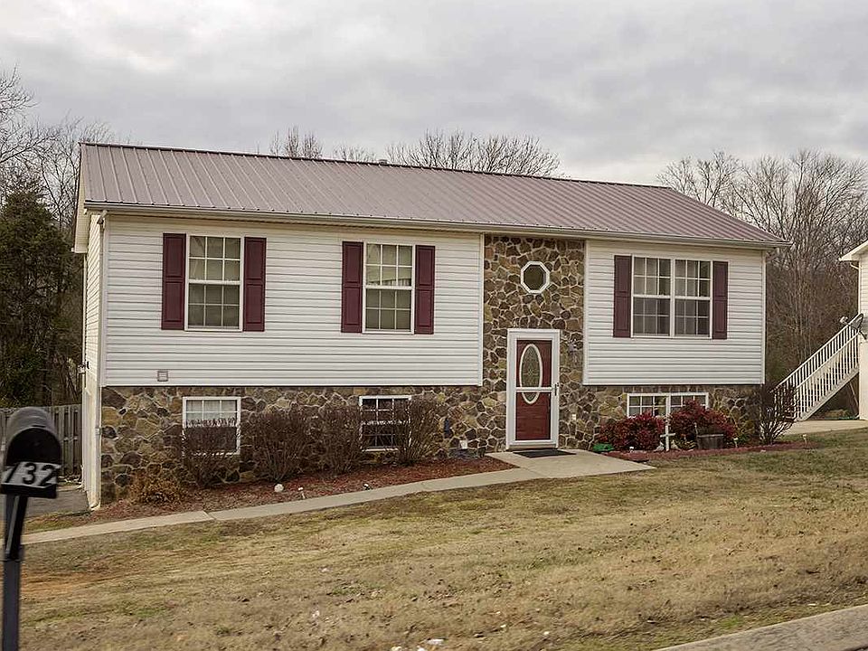 1st image of 732 Crab Apple Ln SE
