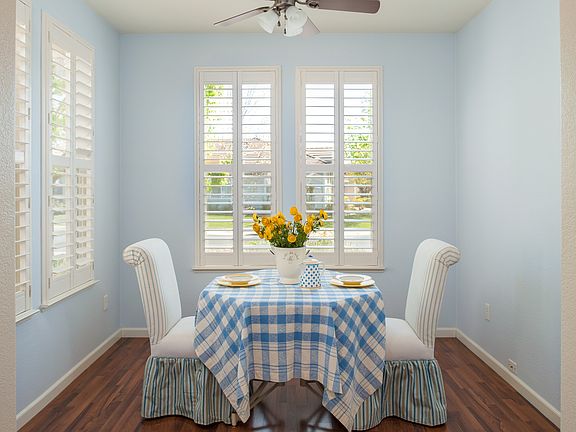 4th image of 201 Pelican Bay Cir