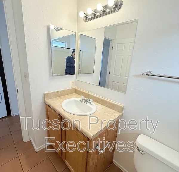 440 E 23rd St #1 — Photo 5