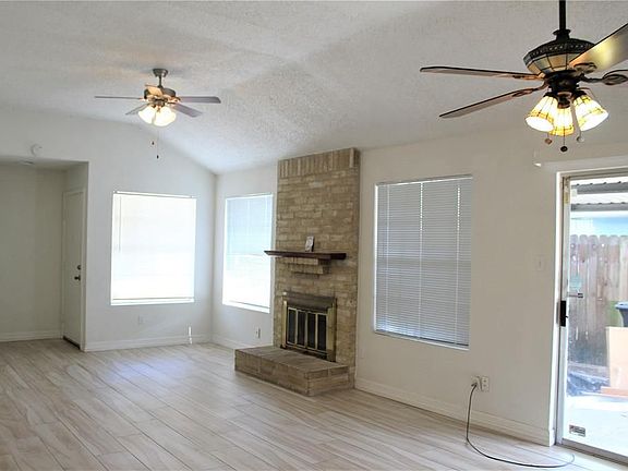 3rd image of 13919 Clear Forest Dr
