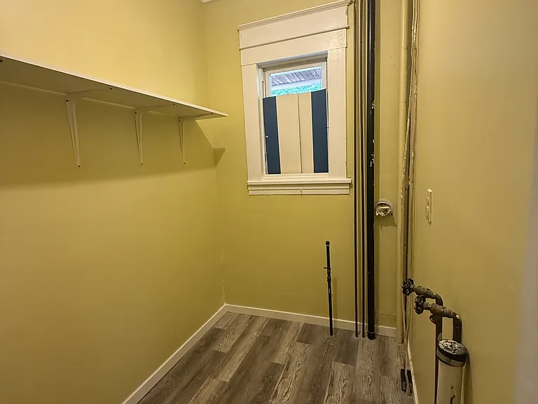 22 Pawling Ave — Photo 7