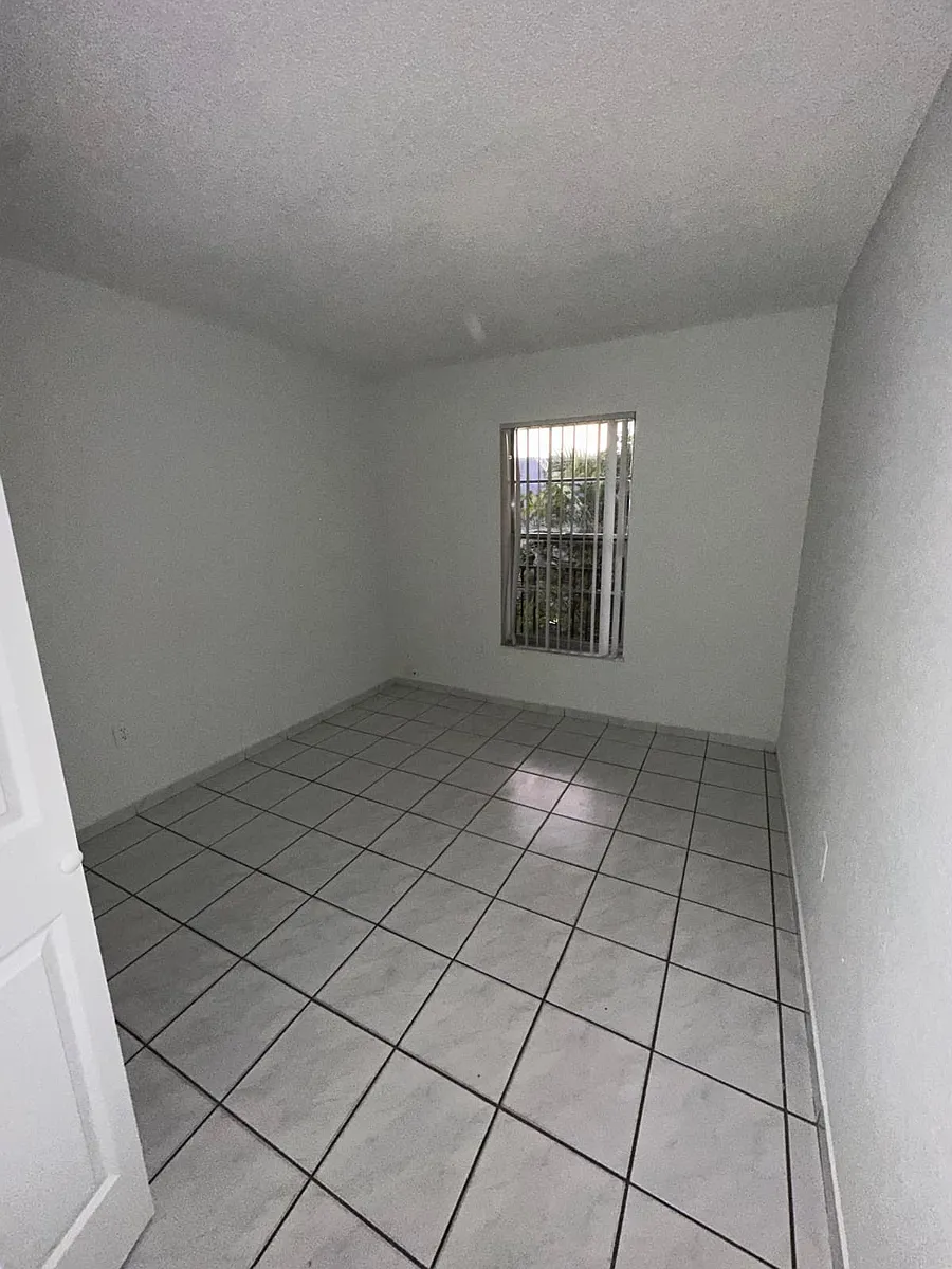 Building Photo - 5665 W 20th Ave #308-1
