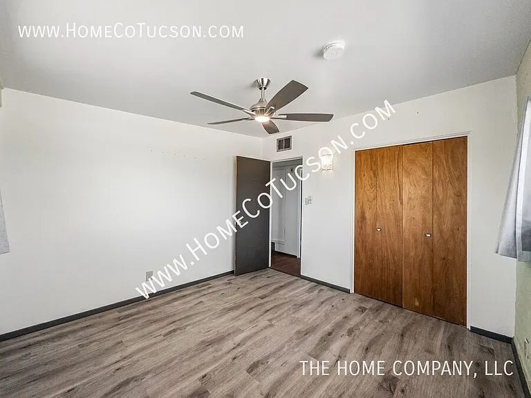 120 E Magee Rd — Photo 20