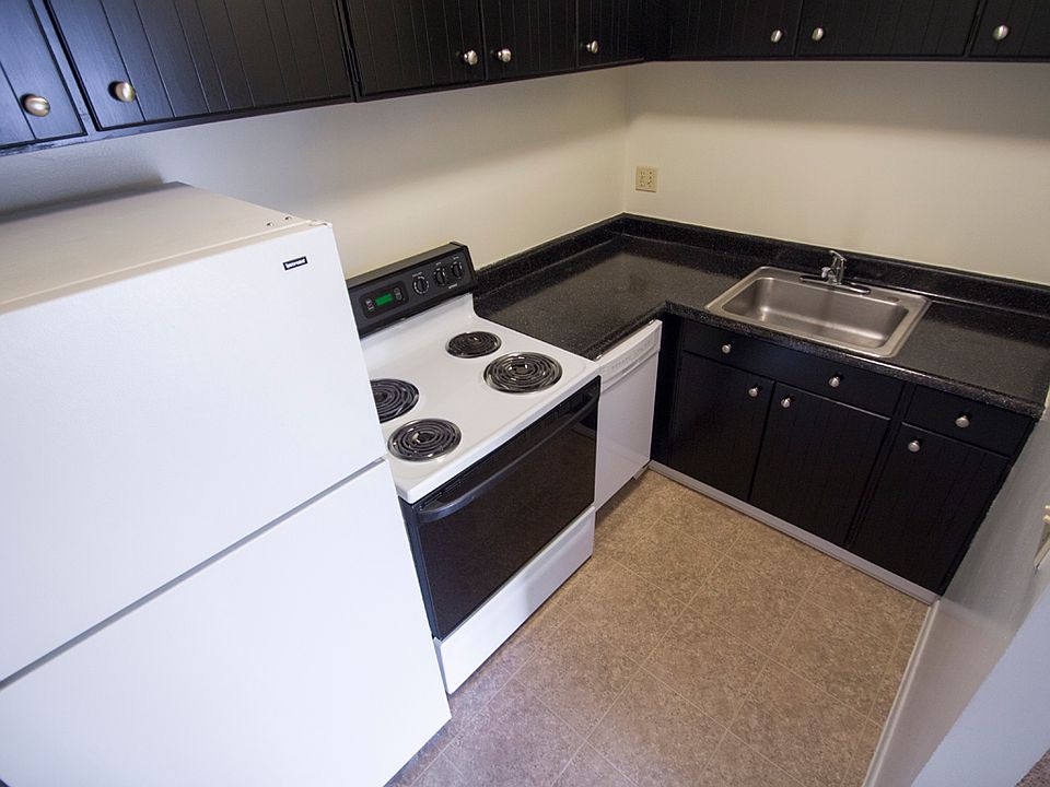 1st image of 4210 Romaine Dr #25