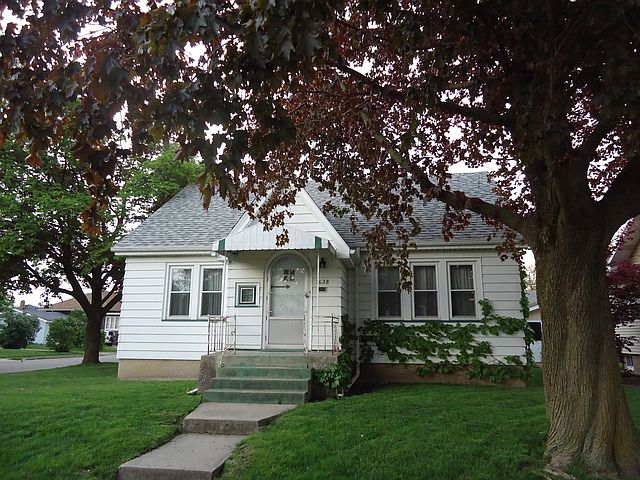 1st image of 1628 Illinois St